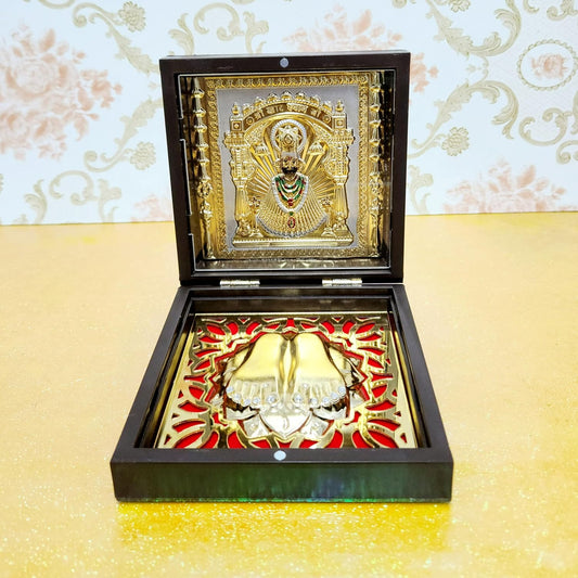 Khatu Shyam Ji with Charan Paduka