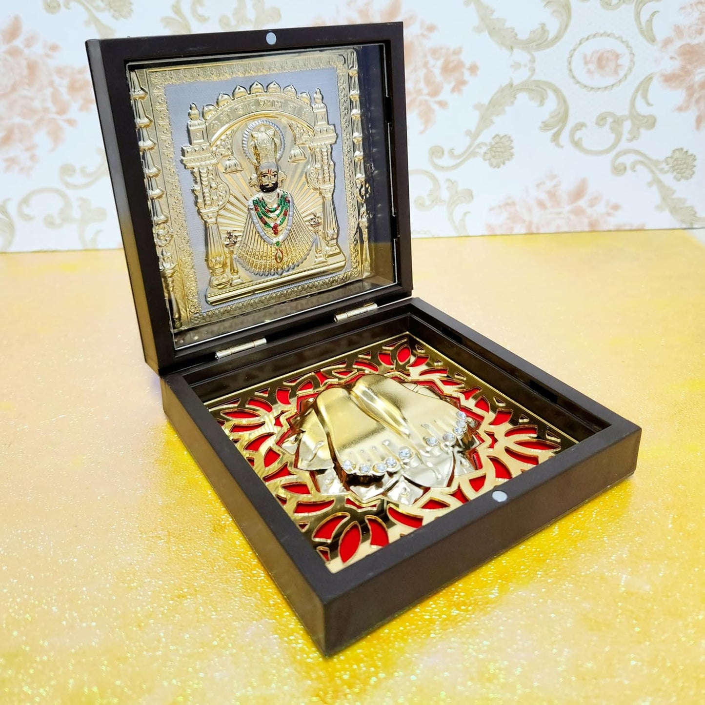 Khatu Shyam Ji with Charan Paduka